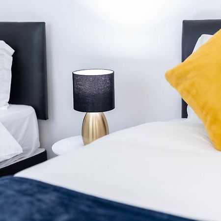 Three Bedroom Apartment- One Choice Stays Serviced Accommodation- Jewellery Quarter Μπέρμιγχαμ Εξωτερικό φωτογραφία