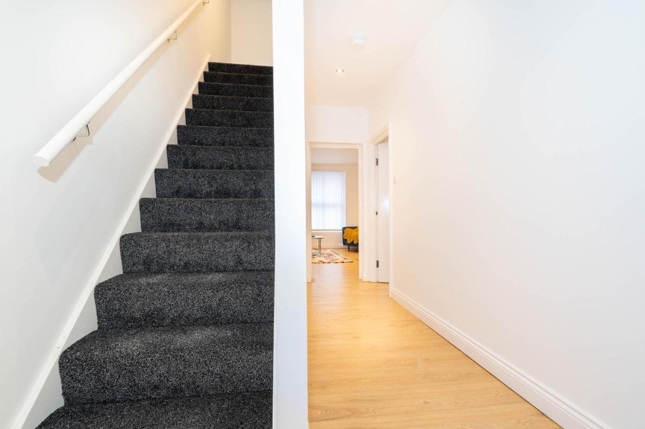 Three Bedroom Apartment- One Choice Stays Serviced Accommodation- Jewellery Quarter Μπέρμιγχαμ Εξωτερικό φωτογραφία