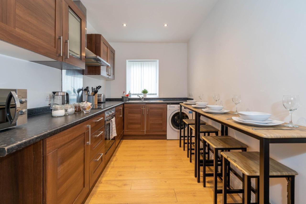 Three Bedroom Apartment- One Choice Stays Serviced Accommodation- Jewellery Quarter Μπέρμιγχαμ Εξωτερικό φωτογραφία